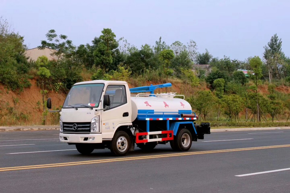 程力凱馬2方藍牌小型吸糞車 (29)