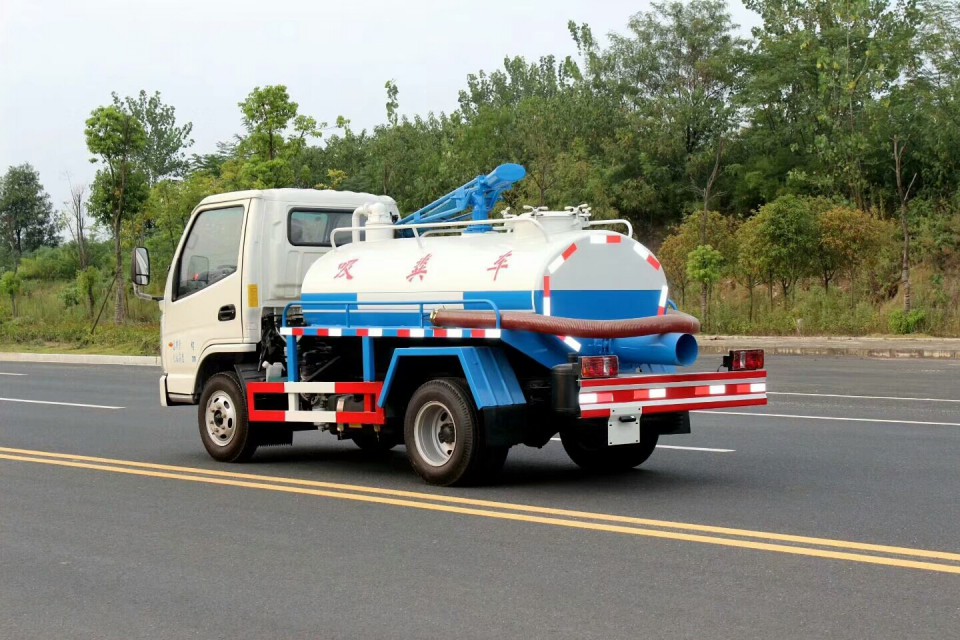 程力凱馬2方藍牌小型吸糞車 (5)