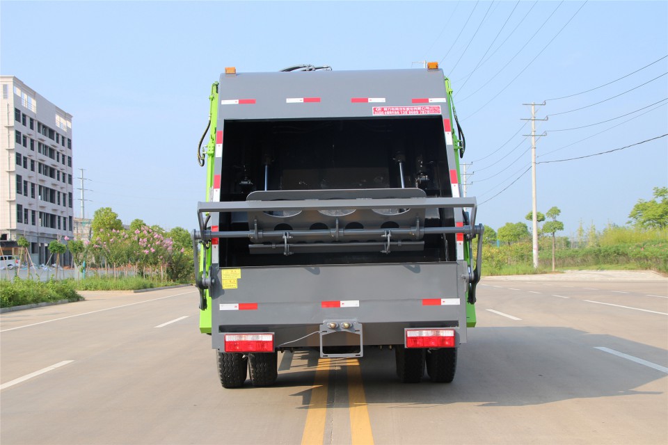 東風(fēng)多利卡14方程力壓縮垃圾車(chē) (19)