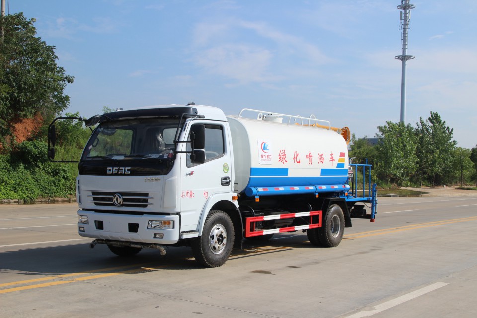 東風(fēng)多利卡D7程力霧炮車抑塵車 (1)